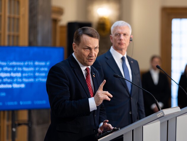 Польша удвоит вклад в чешскую инициативу по закупке артснарядов для Украины – Сикорский