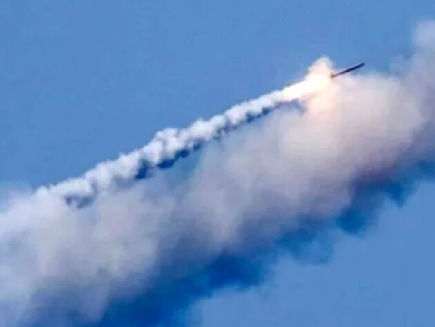 Одну ракету над Дніпром збили. Постраждалих уже дев'ятеро, з них четверо дітей – ОВА