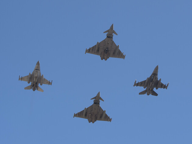Украина в этом году получит 10% F-16 от того объема, который ей нужен для победы над российской авиацией – Зеленский