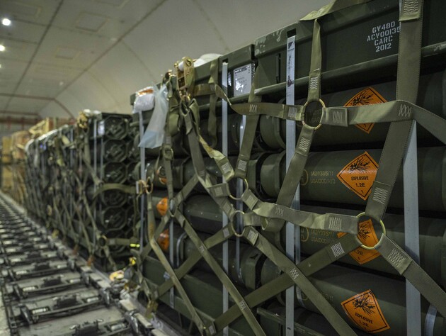 У Пентагоні готові оперативно передати Україні військову допомогу після голосування в Конгресі. ЗМІ повідомили, що багато зброї є на складах у Європі