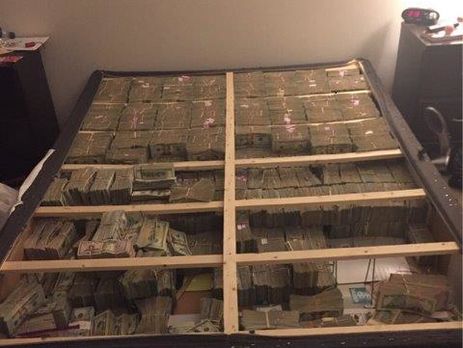 Американские правоохранители нашли $20 млн наличности в кровати под матрасом