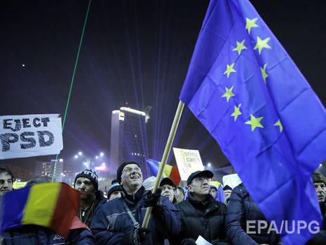 Более 200 тыс. человек требовали отставки правительства Румынии на центральной площади Бухареста – СМИ