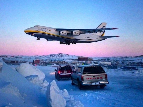 Украинский "Руслан" доставил двигатель для Boeing в канадскую Арктику. Видео