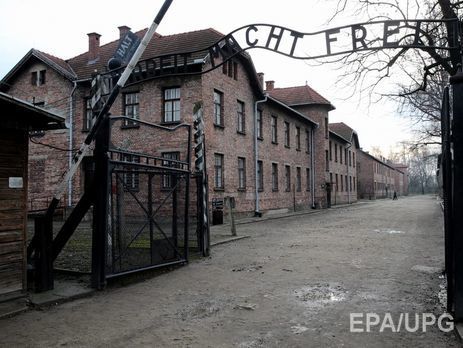 У Польщі висунули звинувачення 11 учасникам антивоєнної акції в Освенцімі 