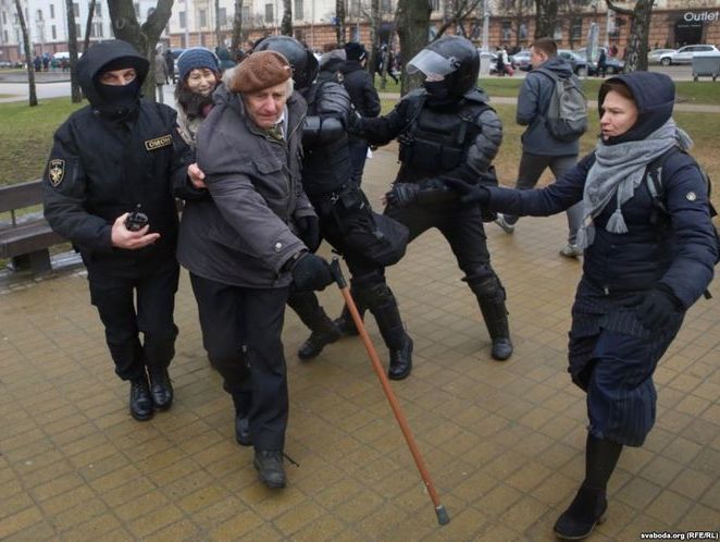В МИД Беларуси считают, что в массовых задержаниях 25 марта в Минске не было ничего "неевропейского"