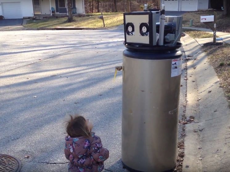 Девочка призналась в любви водонагревателю, перепутав его с роботом