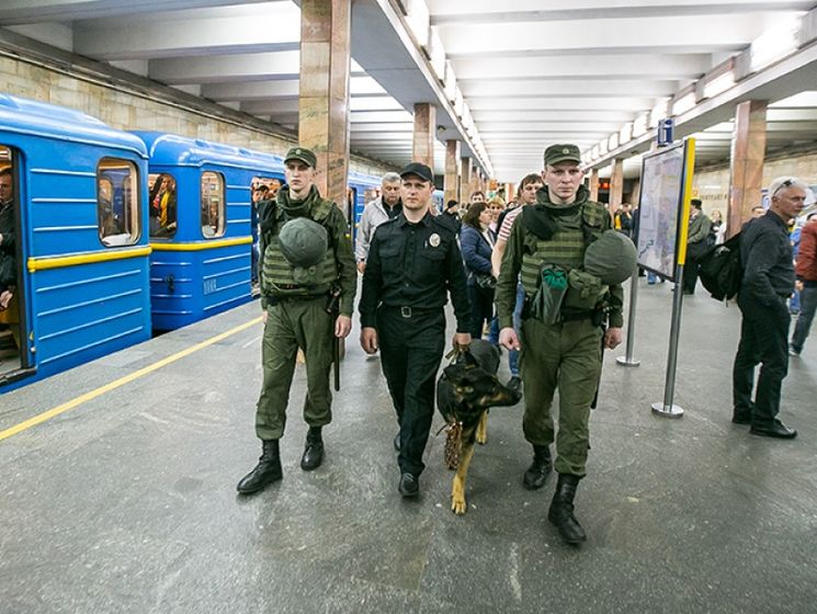 У Києві посилили охорону станцій метро
