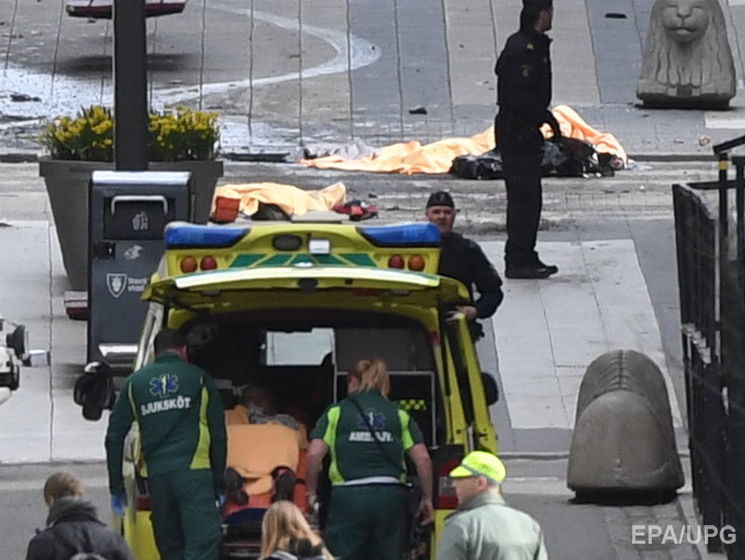 В результате нападения в Стокгольме погибли четверо, ранены 15 человек – полиция
