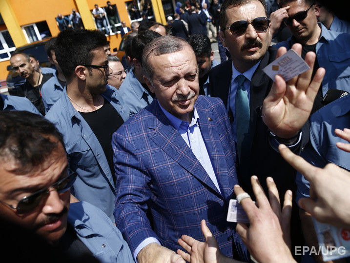 Эрдоган поздравил лидеров партий Турции с победой на референдуме