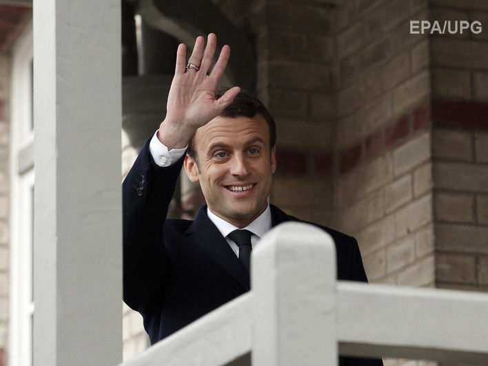 У Франції завершився перший тур виборів, за даними екзит-полу лідирує Макрон