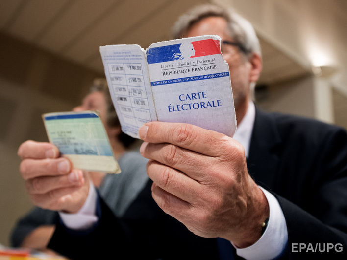 Макрон лідирує на виборах президента Франції – екзит-пол