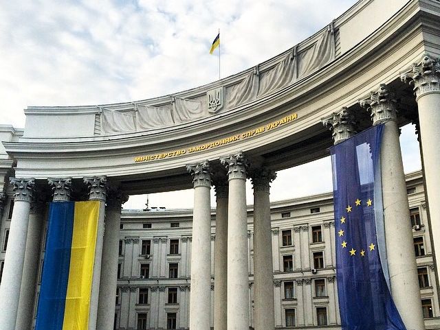 МИД Украины: Страны "белого шенгенского списка" согласны предоставить украинцам безвиз