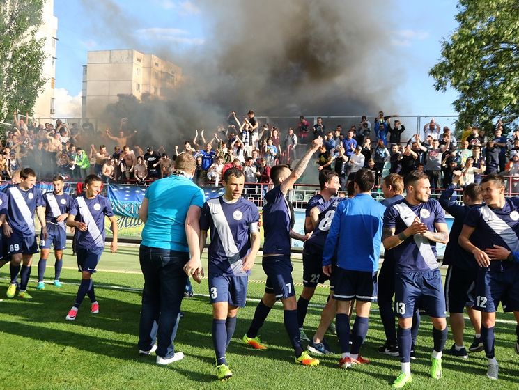 Черниговская "Десна" впервые вышла в футбольную Премьер-лигу