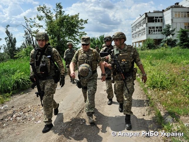 Турчинов: Із російських аеродромів в Україну запускають безпілотники оперативно-тактичного рівня