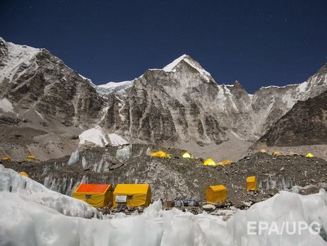 На Евересті встановили точку доступу до інтернету