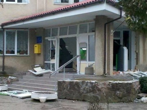 Во Львовской области неизвестные подорвали банкомат и украли из него 187 тыс. грн