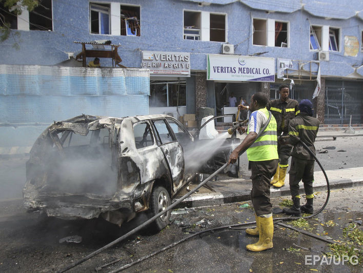 Боевики "Аш-Шабаб" напали на отель в Сомали – 17 погибших