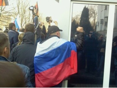 В Енакиево и Красноармейске сепаратисты готовят "референдум"