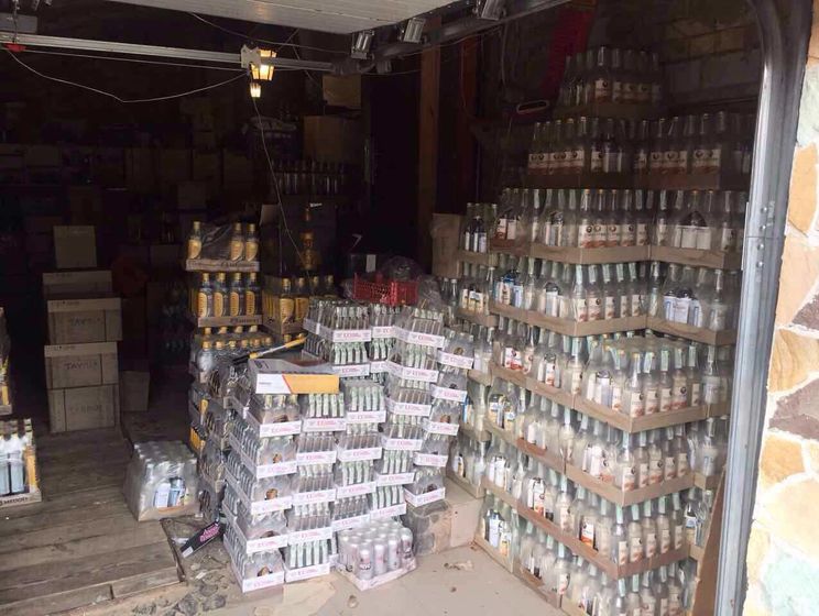 ﻿У Києві ліквідували підпільні склади з контрафактним алкоголем