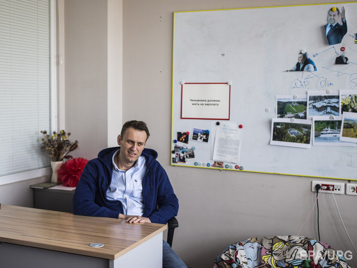 Навальный: Путин персонально давал указания, чтобы реальные заказчики убийства Немцова избежали наказания. Это 100%
