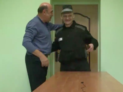 Вадим Рабинович опубликовал видео встречи с Карпюком в российской тюрьме