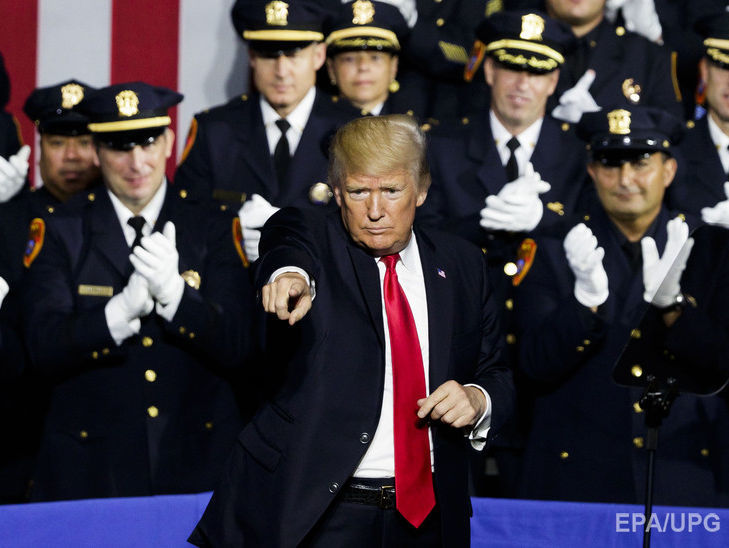 ﻿Трамп закликав поліцейських "не бути дуже люб'язними" зі злочинцями під час затримань