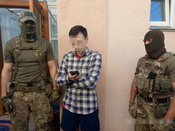 В Житомирской области СБУ объявила о подозрении в госизмене "прокремлевскому" блогеру-журналисту