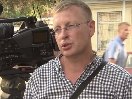 Оператор НТВ заявил, что ударивший корреспондента мужчина кричал 