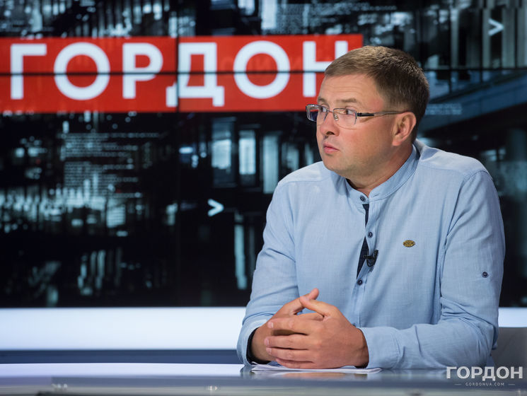 Мага: Когда читаю комментарии больных людей: "Ющ-дрыщ привел за руку Януковича", хочу добавить: "Да, и за вас, за шесть миллионов, бюллетени в ящики положил"