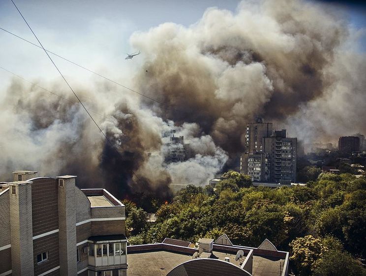 ﻿У Ростові-на-Дону на площі 5 тис. м² вирує пожежа