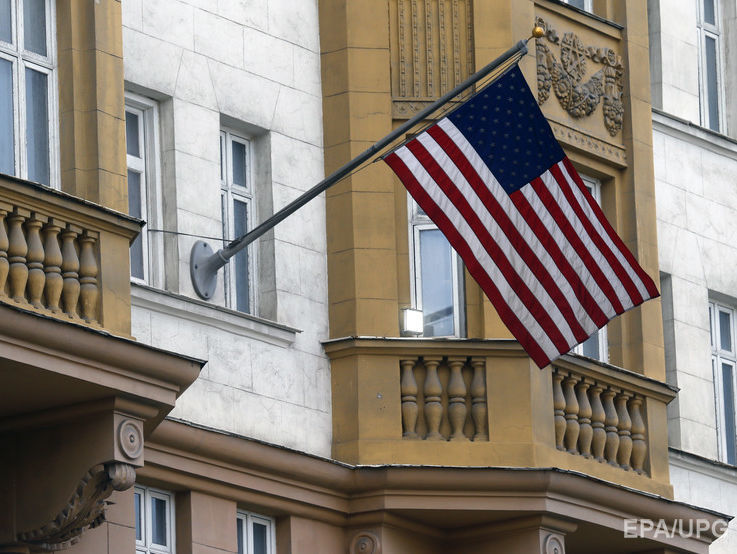 Уволенных из посольства США россиян пообещали включить в кадровый резерв МИД России