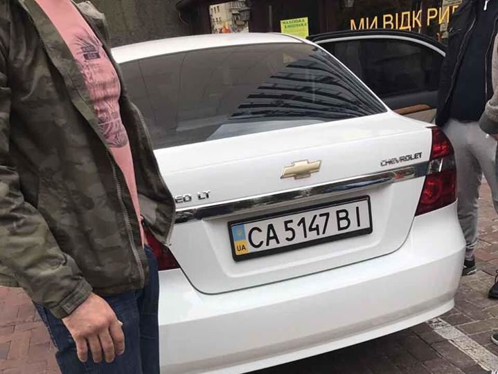 Брат Саакашвили рассказал, что полицейские попросили его сесть в машину и сказали, что везут к Авакову