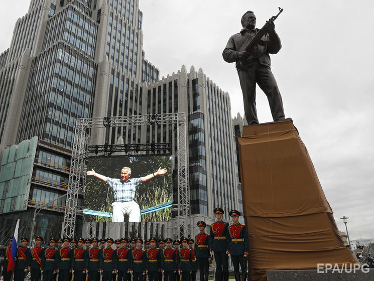 Макаревич о памятнике Калашникову в Москве: Ну что же мы так уродуем свой город, позоримся перед всем миром?
