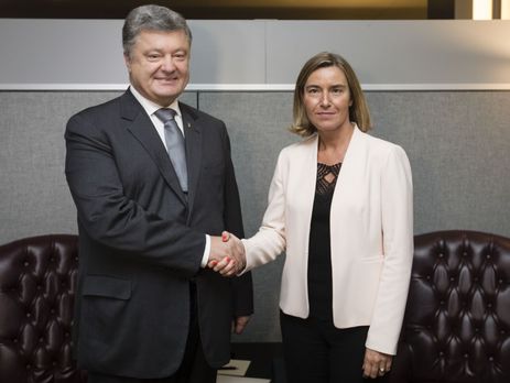 Порошенко заявил Могерини, что Украина рассчитывает на более действенную поддержку ЕС в освобождении украинских политзаключенных в РФ и Крыму