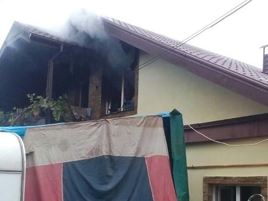 Пожар в Умани: спасатели вывели из горящего дома 12 хасидов
