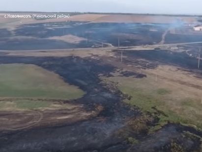 ﻿Оприлюднено запис наслідків пожежі біля військової частини в Донецькій області. Відео