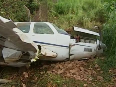 В Бразилии самолет упал на жилой дом, трое погибших