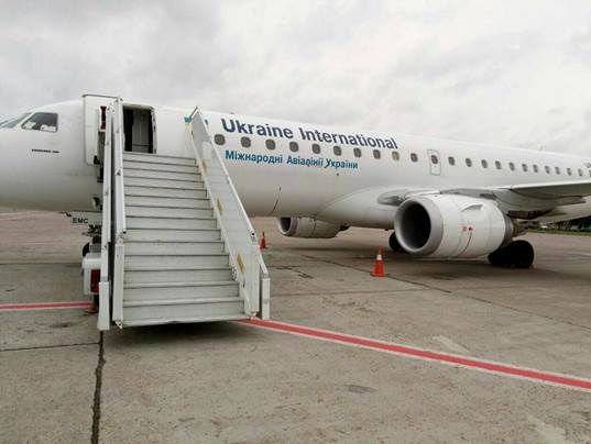 ﻿З борту літака "Київ – Баку" зняли підозрюваного у скоєнні тяжкого злочину