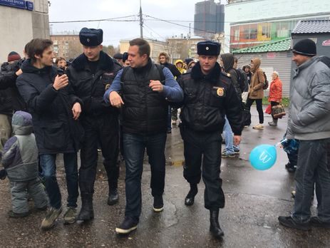 ﻿У Москві затримали голову штабу Навального і ще сімох осіб