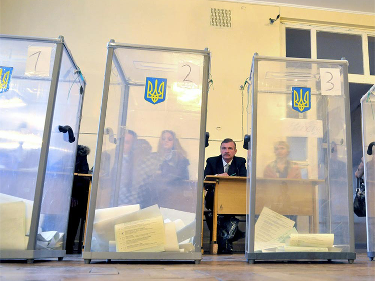 Блок Петра Порошенко заявил, что его кандидаты побеждают на выборах 40% глав территориальных общин