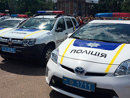 В Сумах пьяный полицейский врезался в патрульный автомобиль