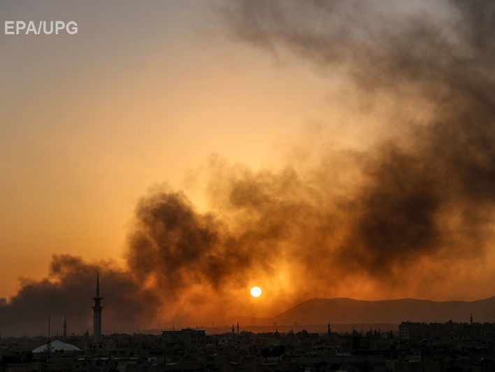 61 человек погиб в результате авиаудара по рынку в зоне деэскалации в Сирии
