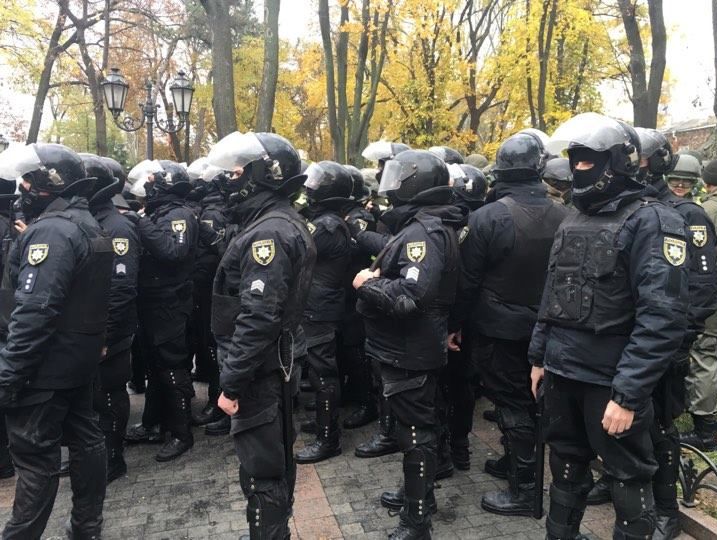 ﻿Кількість постраждалих поліцейських в Одесі перевищила два десятки