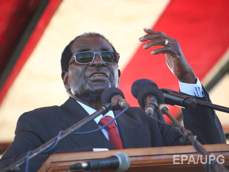 Керівна партія Зімбабве закликала Мугабе піти у відставку