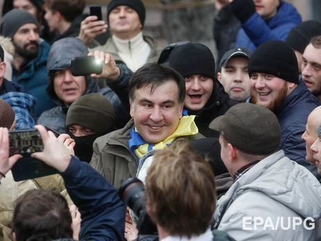 Саакашвили заявил, что готов принять следователей "с юридическим дипломом" в палаточном городке у Рады