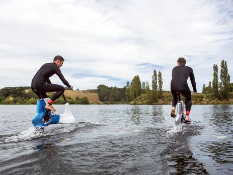 У Новій Зеландії винайшли гідровелосипед на підводних крилах. Відео