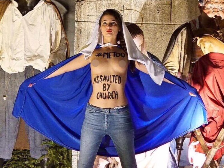 Активистку Femen, оголившуюся во время рождественской службы в Ватикане, задержали, связи с ней нет – СМИ