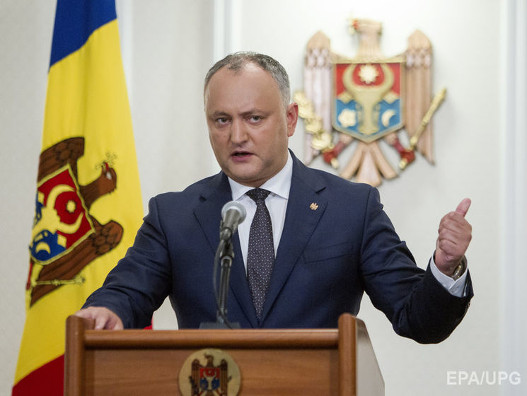 Конституционный суд Молдовы временно отстранил Додона от должности президента