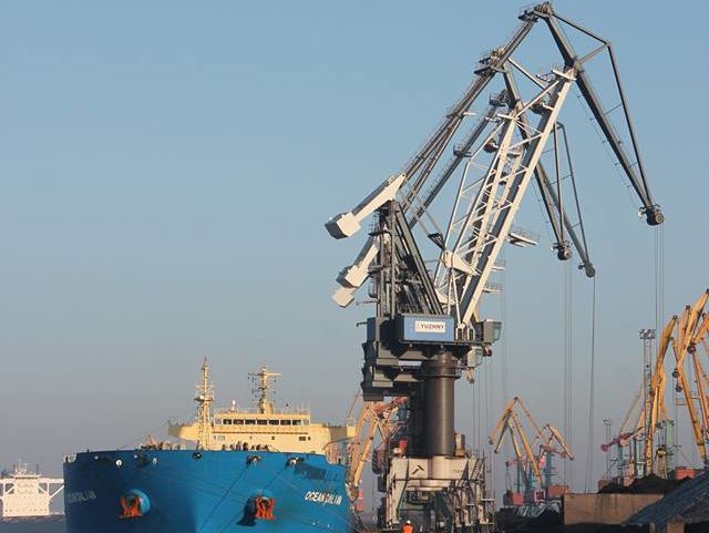 В порт Южный прибыл первый в 2018 году балкер с углем из ЮАР