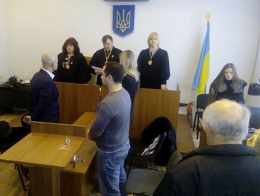 В Харькове суд приговорил к 10 годам тюрьмы врача, сделавшего смертельную инъекцию зятю